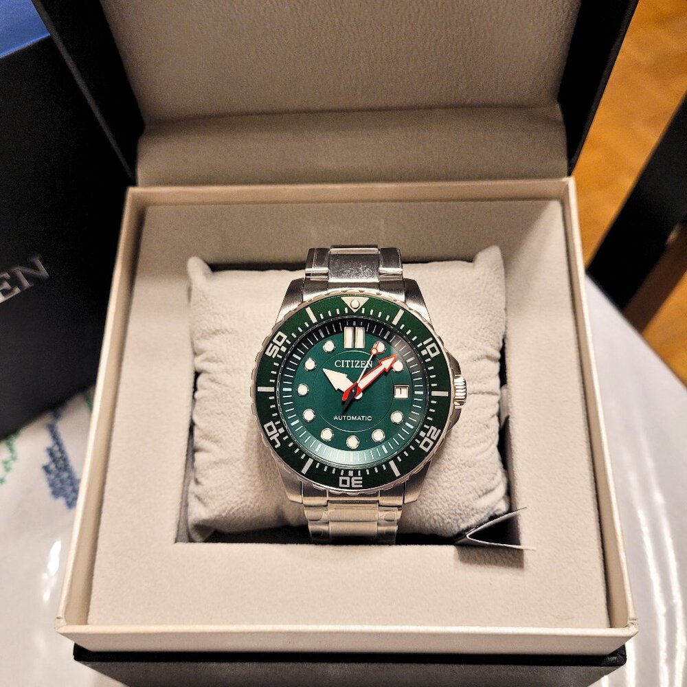 Citizen Men's Automatic Promaster Marine Sports Green Dial Watch - Picture 5 of 10